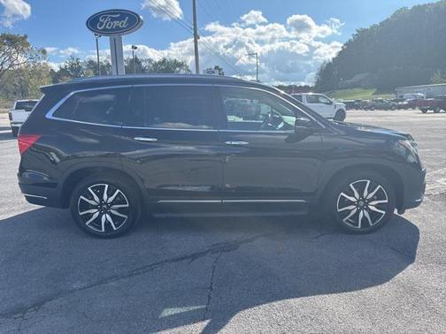 2022 Honda Pilot Touring 8-Passenger