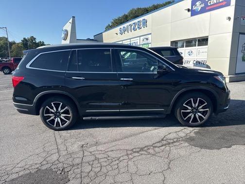 2022 Honda Pilot Touring 8-Passenger