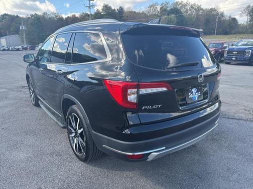 2022 Honda Pilot Touring 8-Passenger