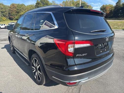 2022 Honda Pilot Touring 8-Passenger