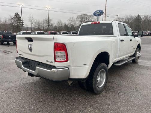 2024 RAM 3500 Big Horn Crew Cab 4x4 8' Box