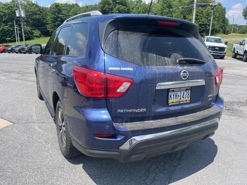 2018 Nissan Pathfinder SV