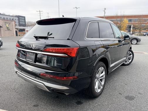 2025 Audi Q7 55 Premium Plus