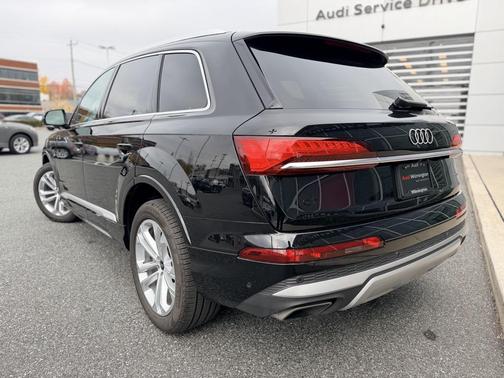 2025 Audi Q7 55 Premium Plus