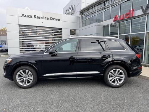 2025 Audi Q7 55 Premium Plus