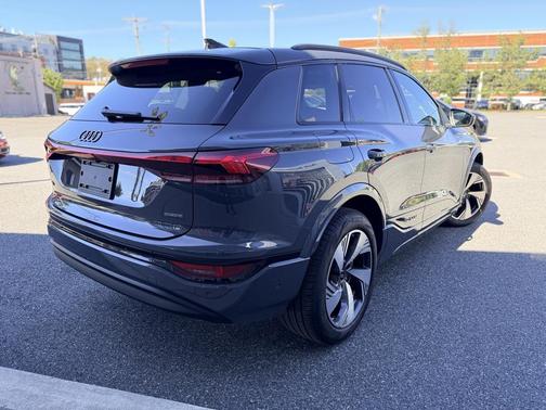 2025 Audi Q6 e-tron Premium Plus quattro