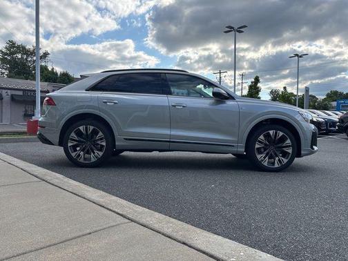 Satellite Silver Metallic 2026 Audi Q8 55 Premium Plus