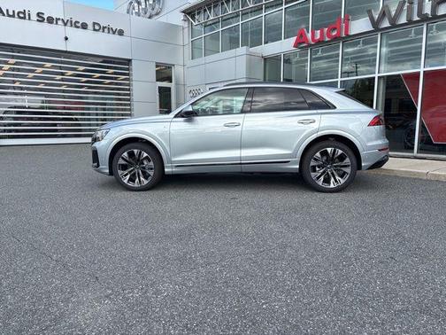 Satellite Silver Metallic 2026 Audi Q8 55 Premium Plus