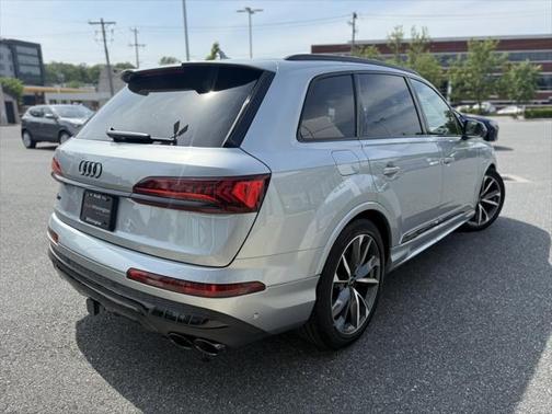2024 Audi SQ7 4.0T Premium Plus
