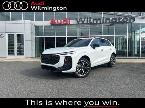 Glacier White Metallic 2026 Audi Q3 S line