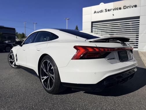 2022 Audi e-tron GT Premium Plus