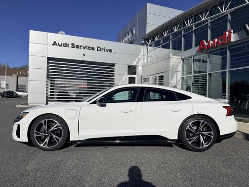 2022 Audi e-tron GT Premium Plus