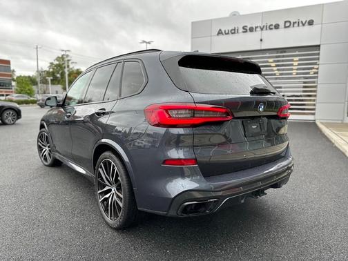 Photo 3 of 32 of 2019 BMW X5 xDrive50i