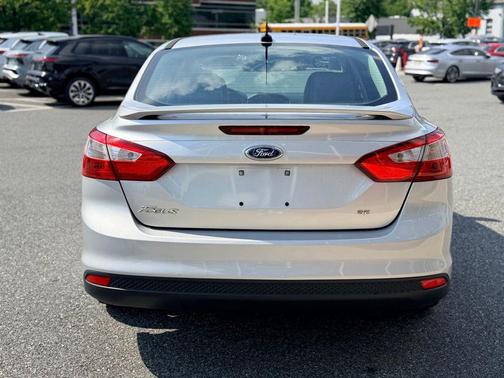 INGOT SILVER METALLIC 2014 Ford Focus SE