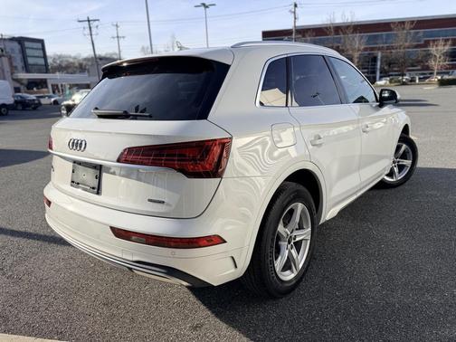 2023 Audi Q5 40 Premium