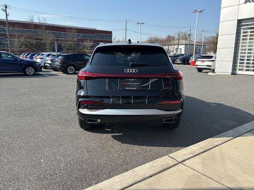 Mythos Black Metallic 2026 Audi Q5 Premium