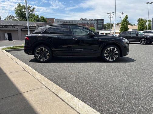 Mythos Black Metallic 2026 Audi Q8 55 Prestige