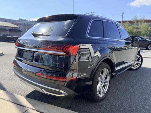 2021 Audi Q7 45 Premium Plus