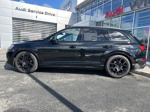 2026 Audi SQ7 4.0T Premium Plus