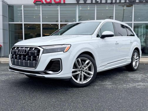 Glacier White Metallic 2025 Audi Q7 55 Premium Plus