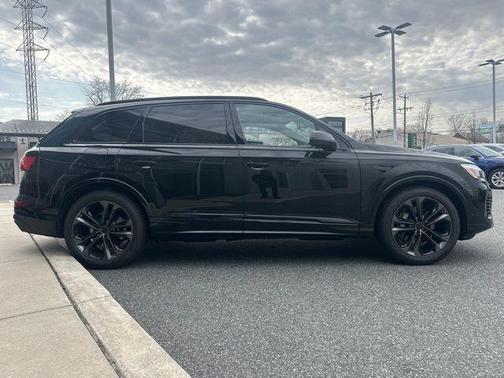 Mythos Black Metallic 2026 Audi Q7 55 Premium Plus