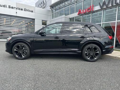Mythos Black Metallic 2026 Audi Q7 55 Premium Plus