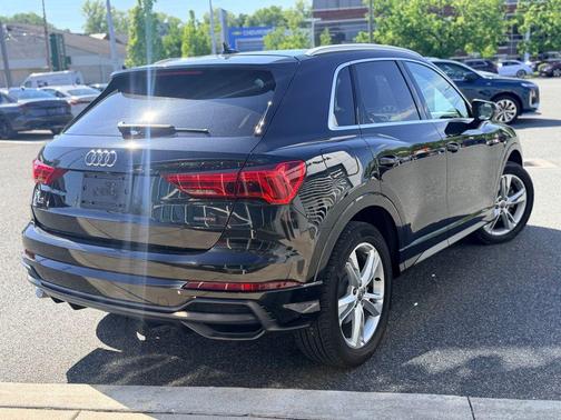 Mythos Black Metallic 2019 Audi Q3 2.0T S line Premium Plus
