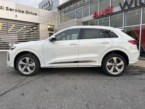 2025 Audi Q5 Premium Plus TFSI quattro S tronic