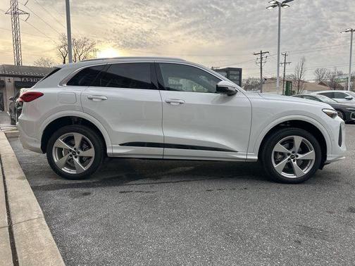 2025 Audi Q5 Premium Plus TFSI quattro S tronic