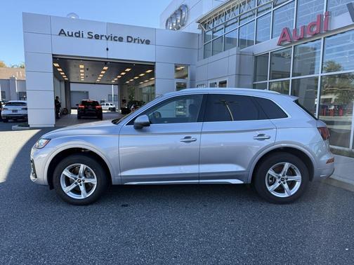 2023 Audi Q5 40 Premium