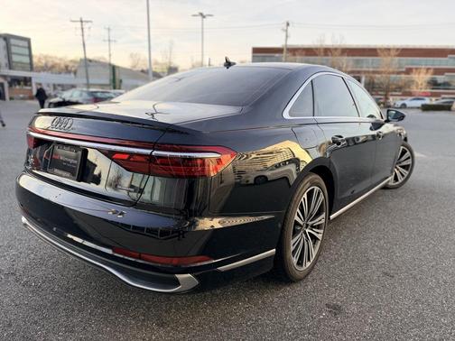 2022 Audi A8 L 55 TFSI quattro Tiptronic