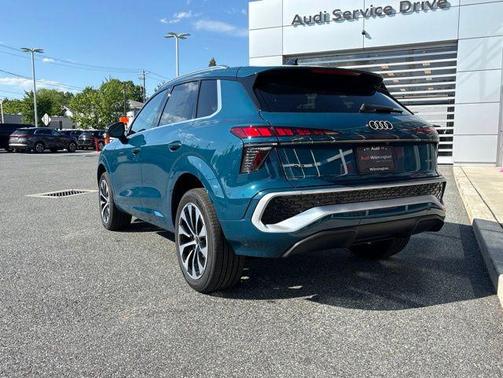 Malpelo Blue Metallic 2026 Audi Q3 TFSI quattro S tronic