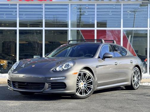 2015 Porsche Panamera 4