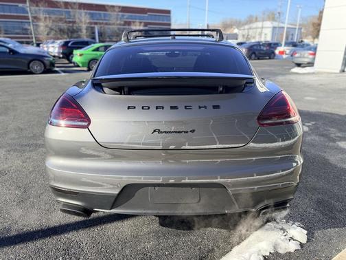 2015 Porsche Panamera 4