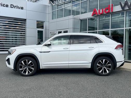 Opal White Pearl 2024 Volkswagen Atlas Cross Sport 2.0T SEL Premium