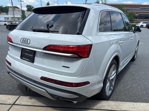 2025 Audi Q7 55 Premium Plus