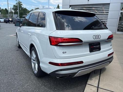 2025 Audi Q7 55 Premium Plus