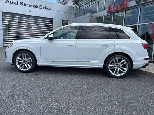 2025 Audi Q7 55 Premium Plus