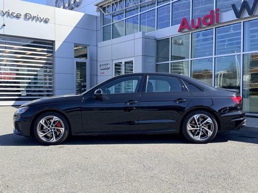 2023 Audi A4 45 S line Premium Plus