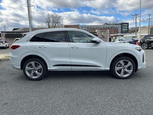 2025 Audi Q5 Premium Plus TFSI quattro S tronic