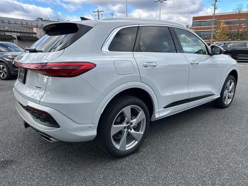 2025 Audi Q5 Premium Plus TFSI quattro S tronic