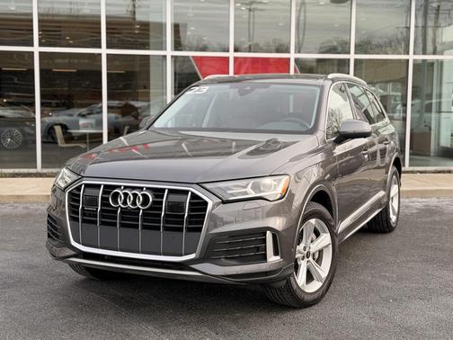 2023 Audi Q7 45 Premium