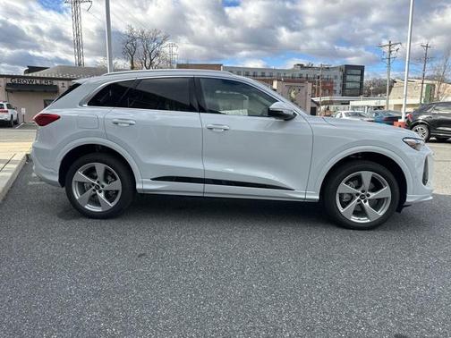 2025 Audi Q5 Premium Plus TFSI quattro S tronic