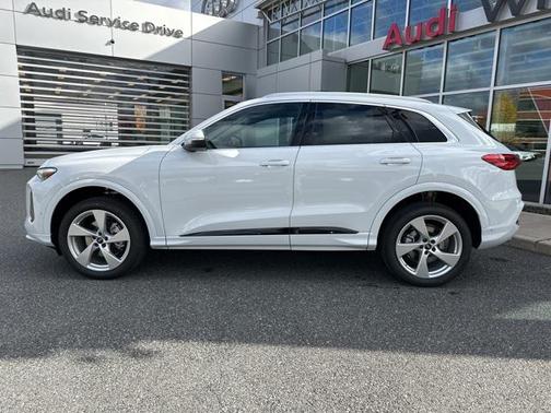 2025 Audi Q5 Premium Plus TFSI quattro S tronic