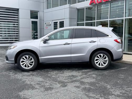 Lunar Silver Metallic 2017 Acura RDX Base