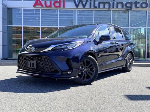 2022 Toyota Sienna XSE 7 Passenger