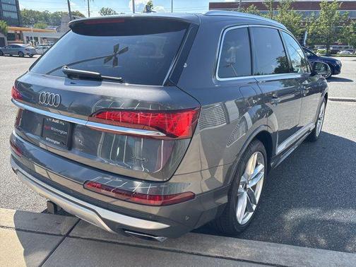 2025 Audi Q7 55 Premium Plus