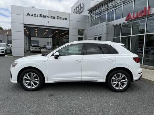 2023 Audi Q3 S line Premium