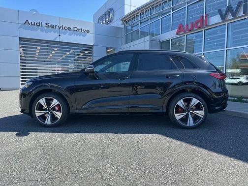 Mythos Black Metallic 2026 Audi SQ5 3.0T Premium Plus