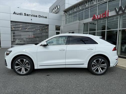 2021 Audi Q8 55 Premium Plus